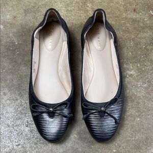 Cole Haan Keira Ballet Flats in metallic and gray
Size: 7.5